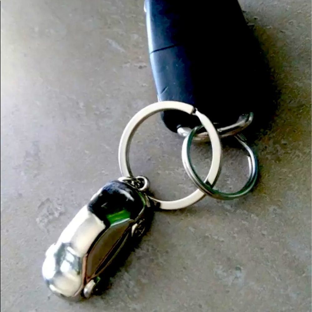 Car ๐ Keychain - Picture 4 of 7